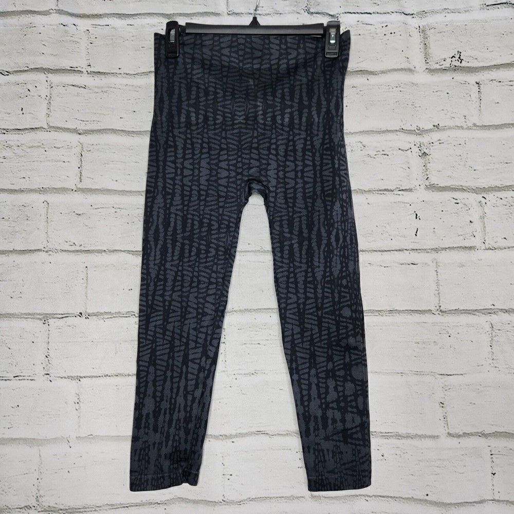 Spanx Look At Me Now Active Women's Gray Black Cropped Capri Leggings Size 1X